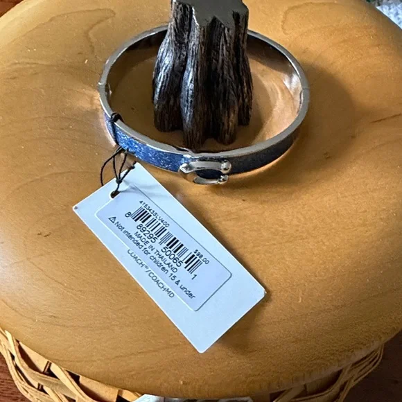 NWT COACH Hinged Bangle Bracelet - Picture 2 of 6